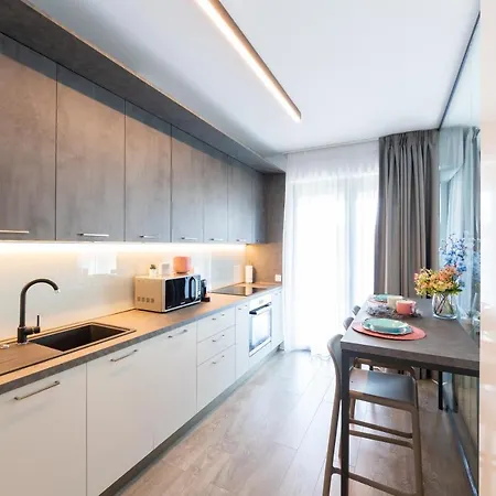 Apartment Cityscape Wonder *